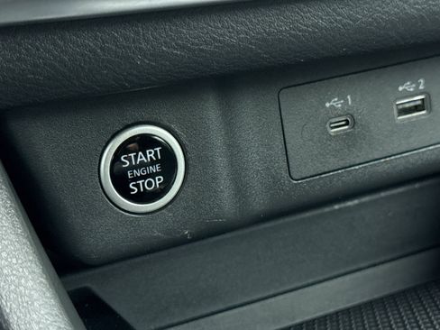 Used 2023 Nissan Rogue S AWD/4WD image 19