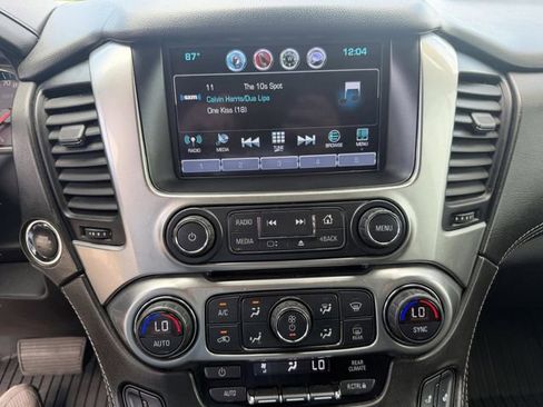 Used 2020 Chevrolet Suburban LT w/ Luxury Package AWD/4WD image 25