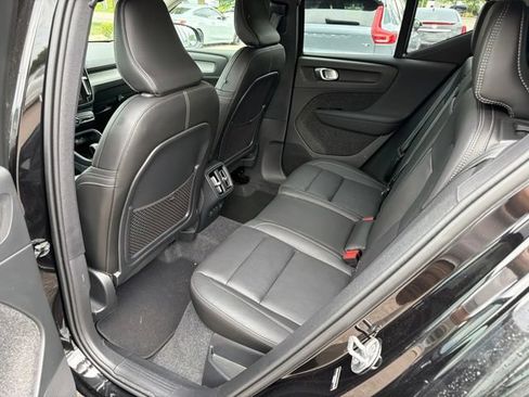 Used 2026 Volvo XC40 B5 Core w/ Climate Package AWD/4WD image 7