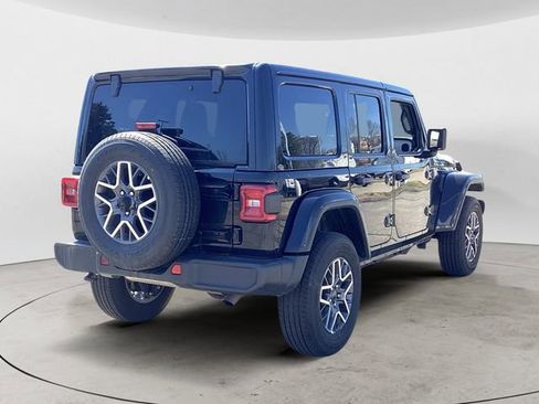 Certified 2025 Jeep Wrangler Unlimited Sahara AWD/4WD image 5