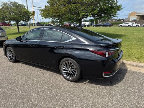 Used 2024 Lexus ES 300h w/ Accessory Package (Z1) FWD image 24