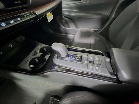 New 2026 Toyota Prius Plug-In Hybrid FWD image 22