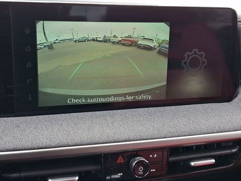 Used 2025 Nissan Kicks SV w/ Illumination Package AWD/4WD image 17