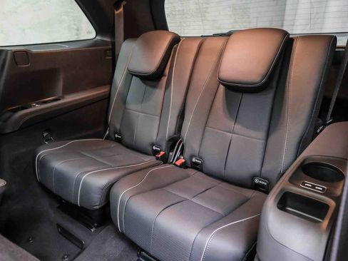 Used 2025 Mercedes-Benz GLS 450 4MATIC image 16