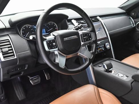 Used 2023 Land Rover Discovery HSE R-Dynamic image 17