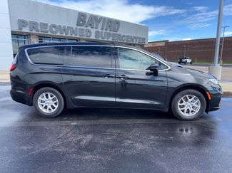 Used 2023 Chrysler Pacifica Touring-L FWD video 1