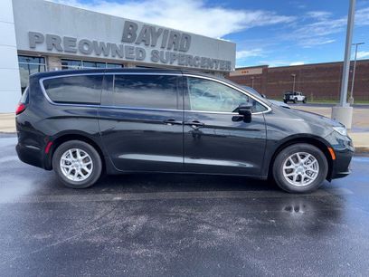 Used 2023 Chrysler Pacifica Touring-L