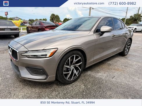 Used 2019 Volvo S60 T5 Momentum w/ Premium Package FWD image 13