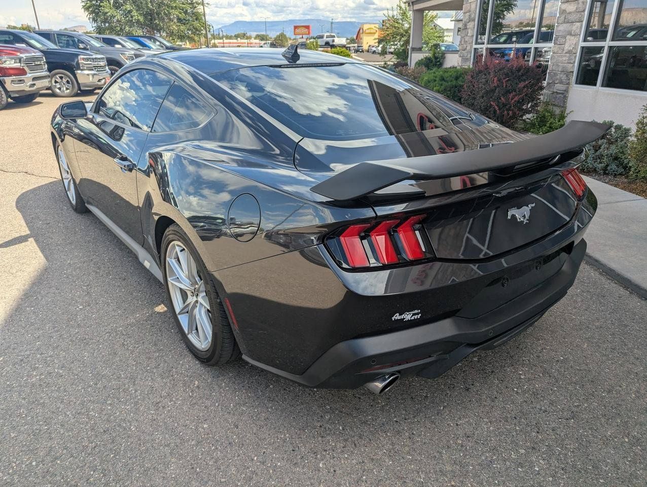 Used 2024 Ford Mustang Coupe RWD image 3