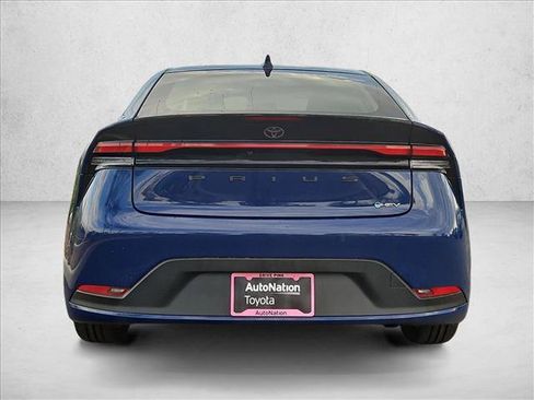 Used 2024 Toyota Prius LE FWD image 7