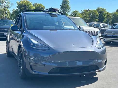 Used 2023 Tesla Model Y Performance AWD/4WD image 4