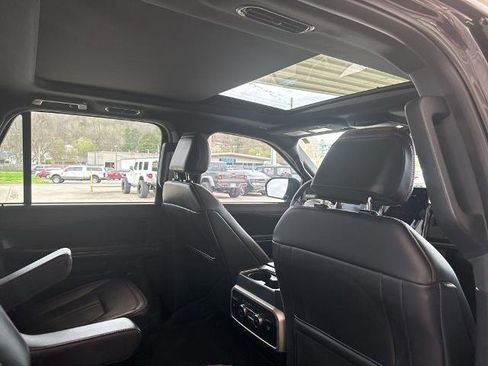 Certified 2024 Ford Expedition Limited image 28