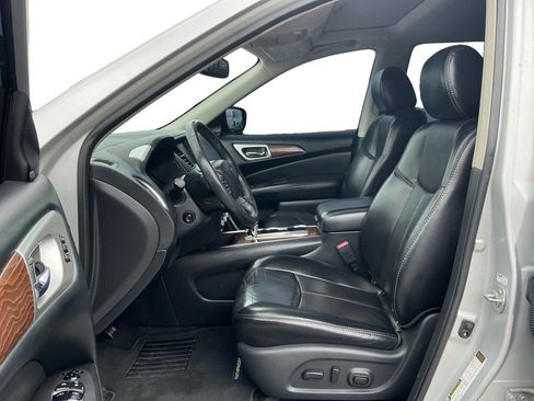 Used 2018 Nissan Pathfinder Platinum FWD image 14