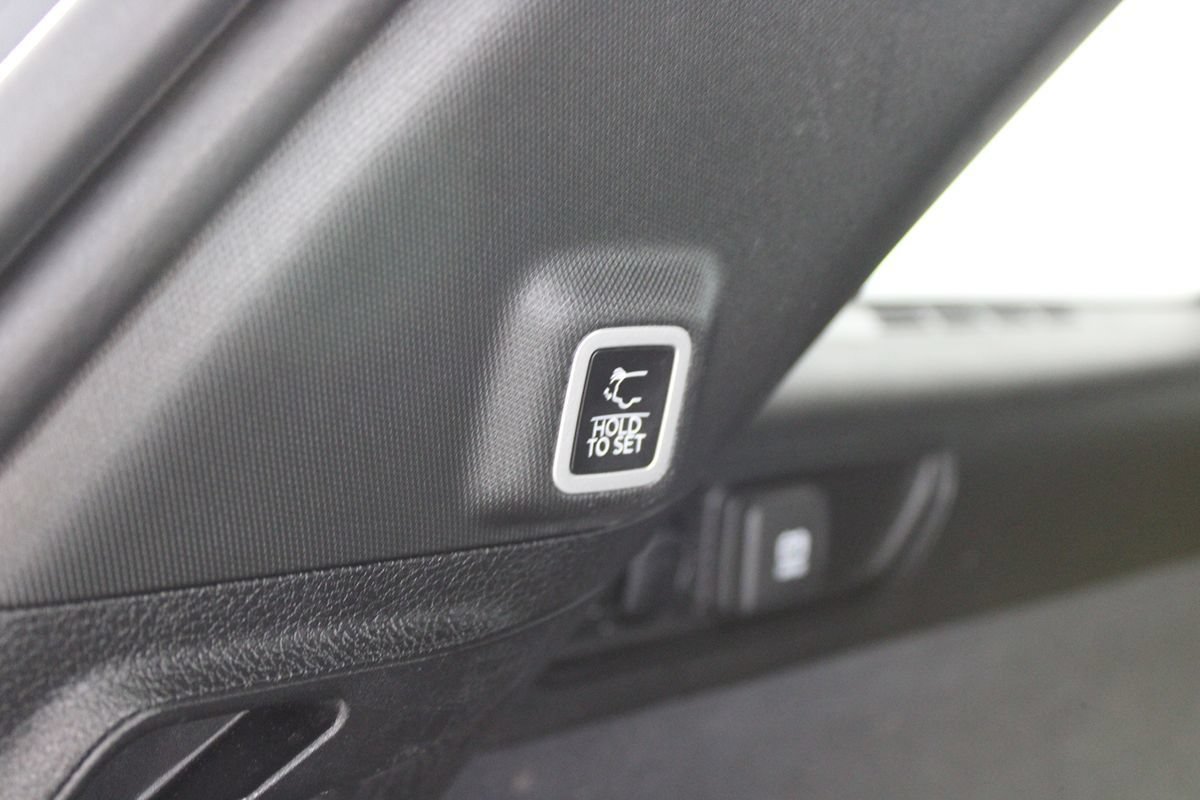 Used 2023 Jeep Grand Cherokee Trailhawk AWD/4WD image 38