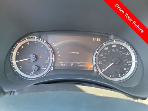 Used 2024 Toyota Highlander XLE FWD image 7