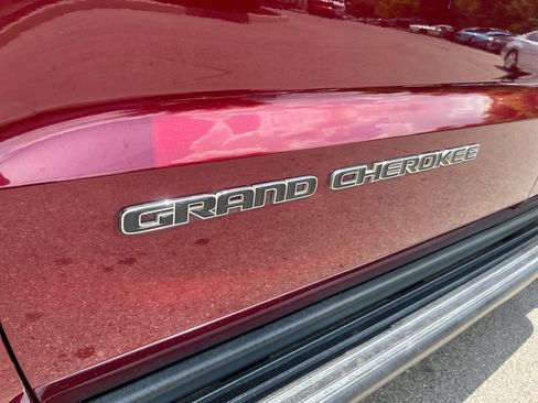 Used 2017 Jeep Grand Cherokee Limited w/ Luxury Group II RWD image 32