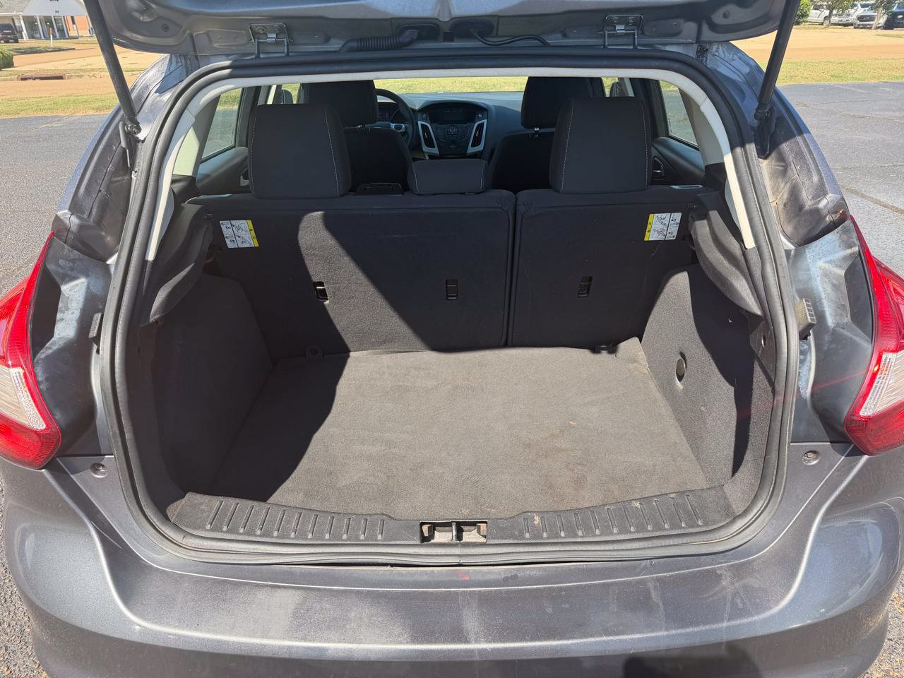 Used 2012 Ford Focus SE FWD image 10