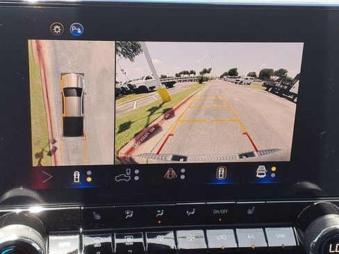 New 2025 Chevrolet Colorado LT w/ LT Convenience Package image 14