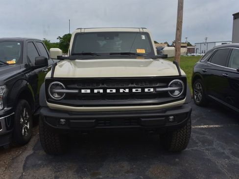 Used 2025 Ford Bronco Outer Banks w/ Sasquatch Package AWD/4WD image 2