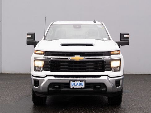 Used 2024 Chevrolet Silverado 3500 LT image 16