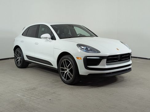 Certified 2025 Porsche Macan Turbo AWD/4WD image 7