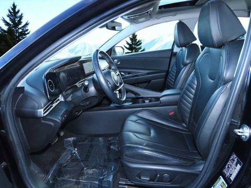 Used 2024 Hyundai Elantra Limited image 15