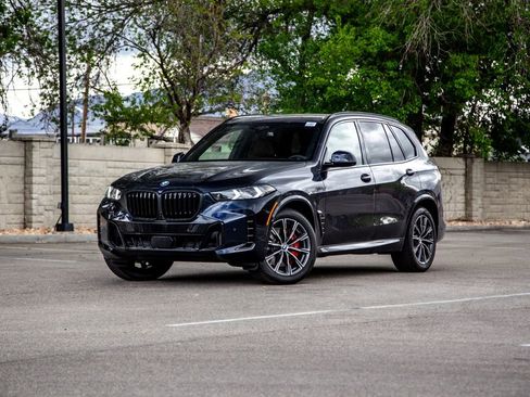New 2026 BMW X5 xDrive40i w/ M Sport Package AWD/4WD image 1