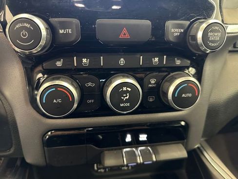 Used 2024 RAM 1500 Laramie image 30