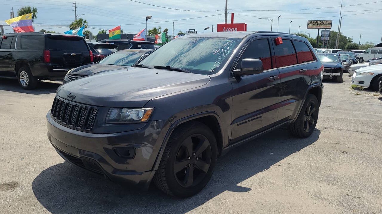 Used 2015 Jeep Grand Cherokee Altitude AWD/4WD image 3