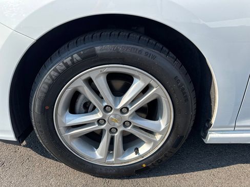 Used 2018 Chevrolet Cruze LT FWD image 9