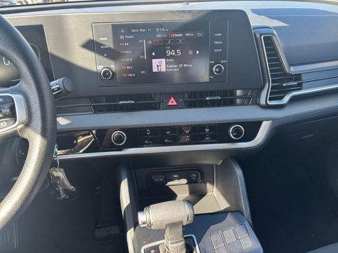 Used 2025 Kia Sportage LX image 17