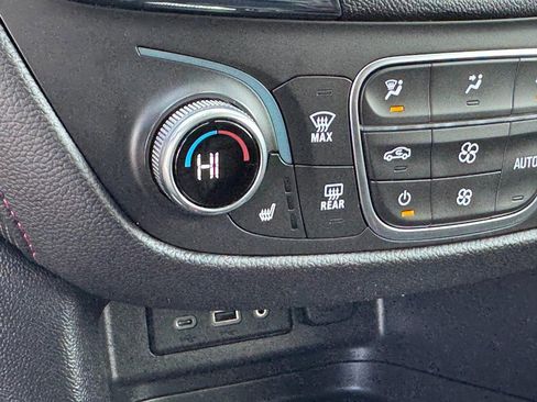 Used 2024 Chevrolet Equinox RS w/ RS Leather Package image 21