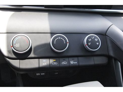 Certified 2025 Hyundai Elantra SE FWD image 26