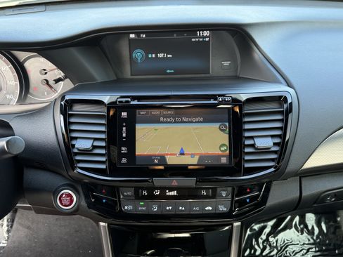 Used 2017 Honda Accord EX-L image 3