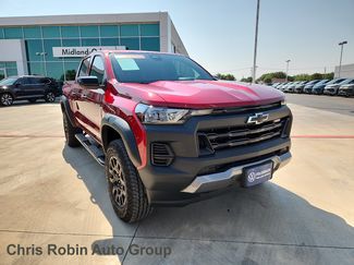 Used 2024 Chevrolet Colorado Trail Boss w/ Advanced Trailering Package AWD/4WD video 1