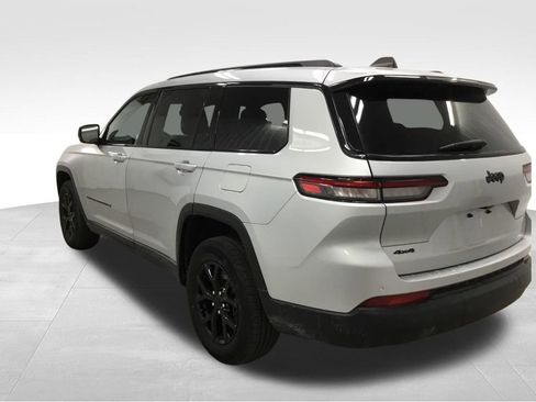 Used 2024 Jeep Grand Cherokee L Altitude image 33