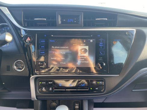 Used 2018 Toyota Corolla SE image 13