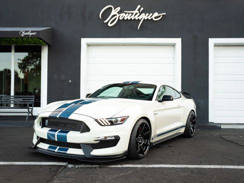 Used 2020 Ford Mustang Shelby GT350R w/ GT350R Equipment Group 920A RWD image 3