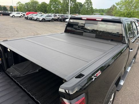 Used 2025 GMC Sierra 1500 SLT AWD/4WD image 39