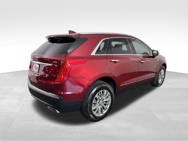 Used 2017 Cadillac XT5 Luxury AWD/4WD image 6