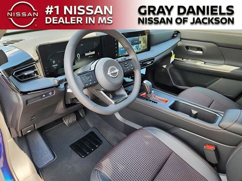 New 2025 Nissan Kicks SR image 10