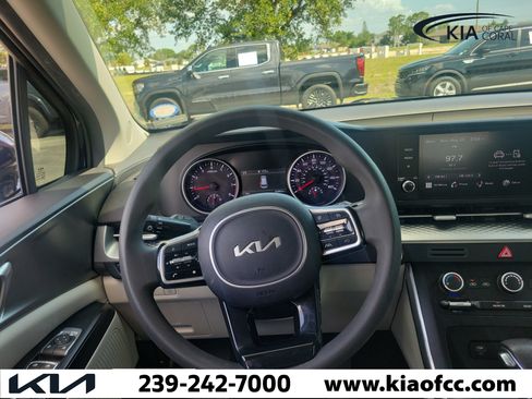 Certified 2023 Kia Carnival LX FWD image 22