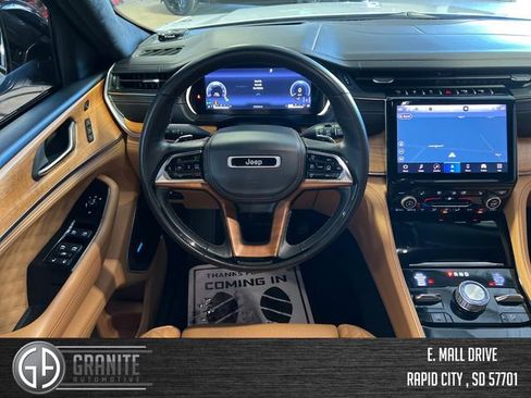 Used 2021 Jeep Grand Cherokee L Summit AWD/4WD image 13