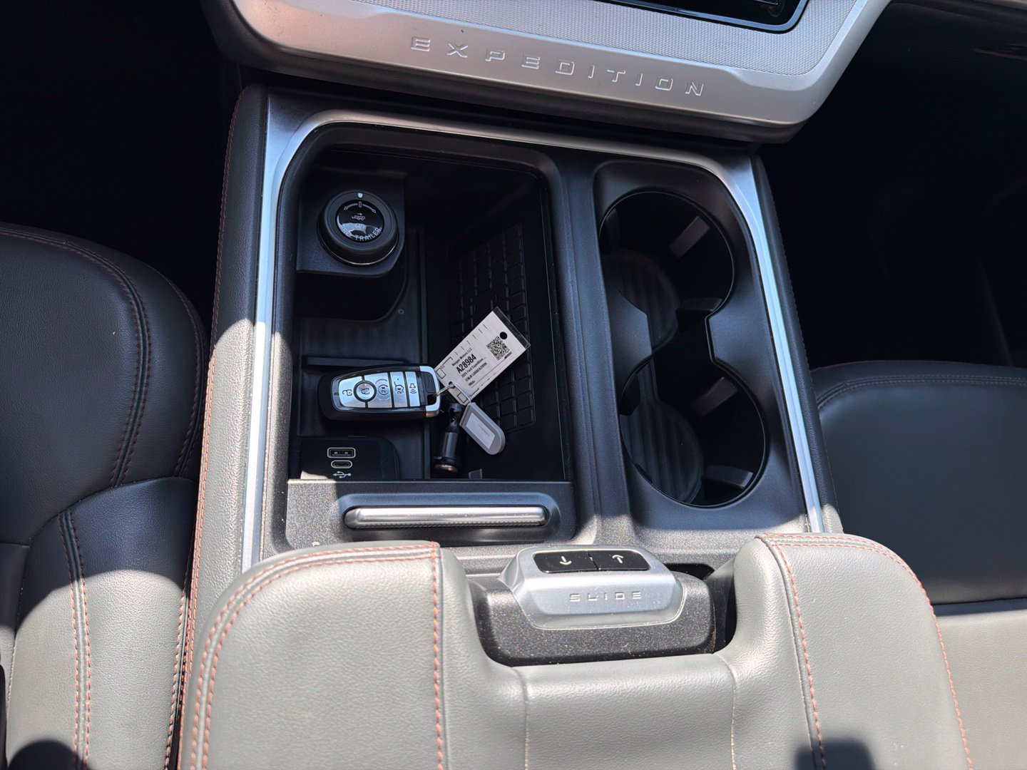 Used 2025 Ford Expedition Max Active AWD/4WD image 9