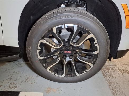 New 2026 GMC Yukon XL Denali w/ Advanced Technology Package AWD/4WD image 5