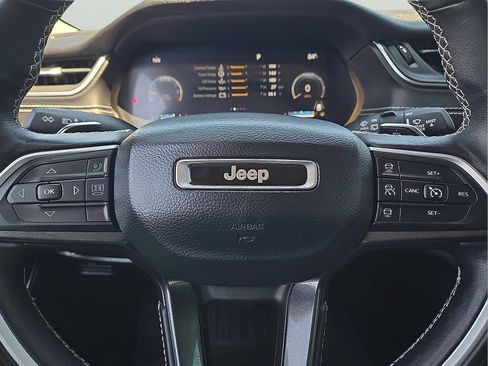 Used 2022 Jeep Grand Cherokee L Laredo w/ Luxury Tech Group I AWD/4WD image 20