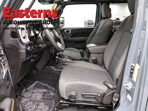 Used 2025 Jeep Wrangler Unlimited Sahara AWD/4WD image 14