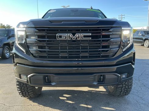 Used 2024 GMC Sierra 1500 Elevation w/ LPO, Elevation Black Package image 9
