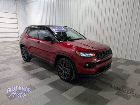 Used 2026 Jeep Compass Limited AWD/4WD image 5