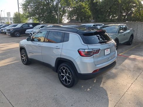 Used 2025 Jeep Compass Limited AWD/4WD image 8